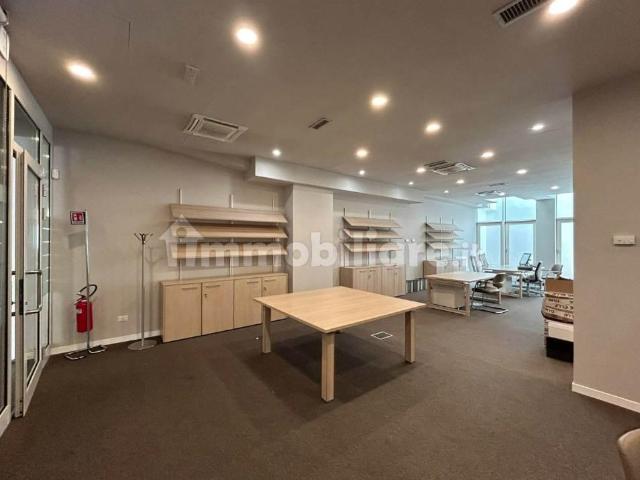 Ufficio in affitto a Quartiere 2, Firenze