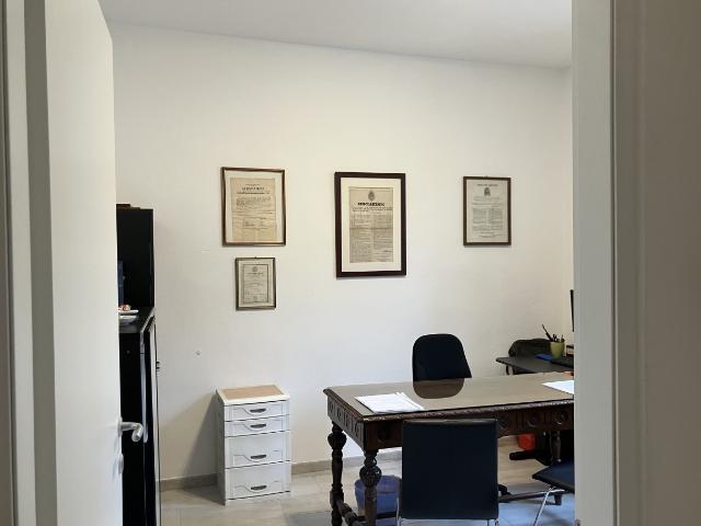 Ufficio in affitto a Quartiere 2, Firenze