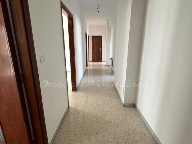 Ufficio in affitto a Puglia, Foggia