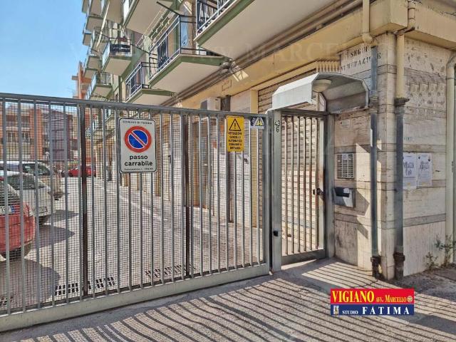 Ufficio in affitto a Rione San Ciro, Puglia