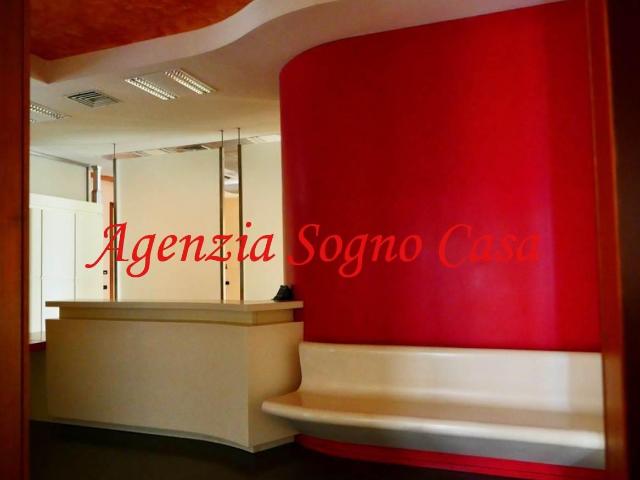 Ufficio in affitto a Unione di Comuni della Romagna Forlivese, Quattro