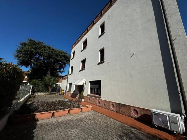 Ufficio in affitto a Unione dei comuni del Distretto Ceramico, Formigine