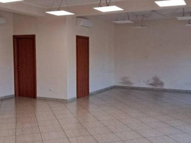 Ufficio in affitto a Frosinone, Lazio