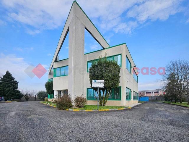 Ufficio in affitto a Frosinone, Lazio