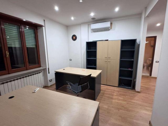 Ufficio in affitto a Frosinone, Lazio