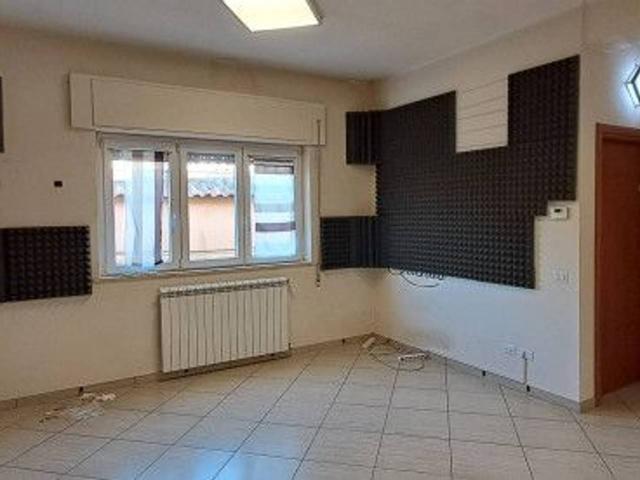 Ufficio in affitto a Frosinone, Lazio
