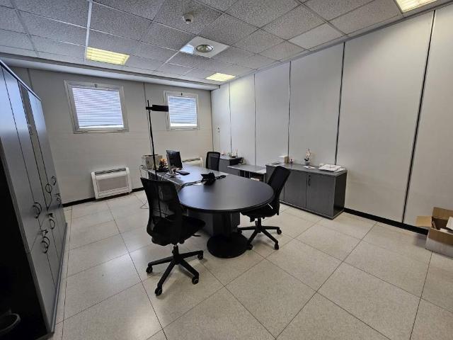 Ufficio in affitto a Villaggio Sant'Andrea, Gallarate