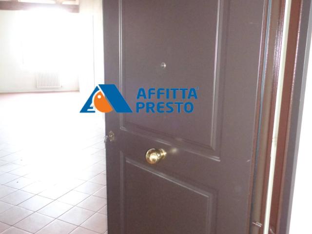 Ufficio in affitto a Budrio, Longiano