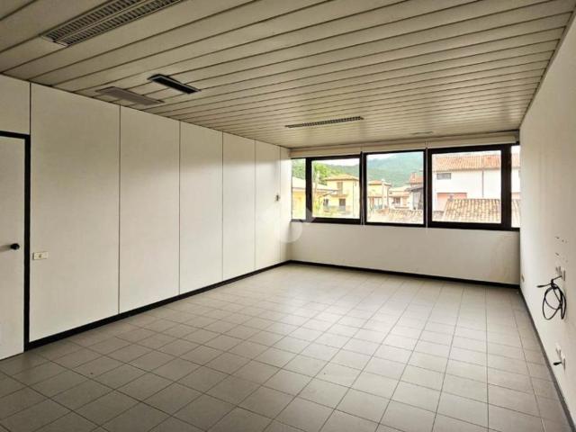 Ufficio in affitto a Comunità montana della Valle Sabbia, Gavardo