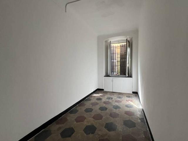 Ufficio in affitto a Centro Est, Serra Riccò