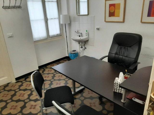 Ufficio in affitto a Ponente, Serra Riccò