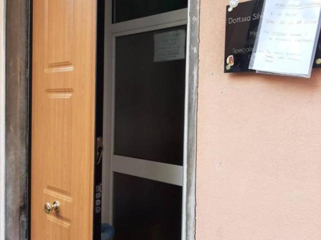Ufficio in affitto a Ponente, Serra Riccò