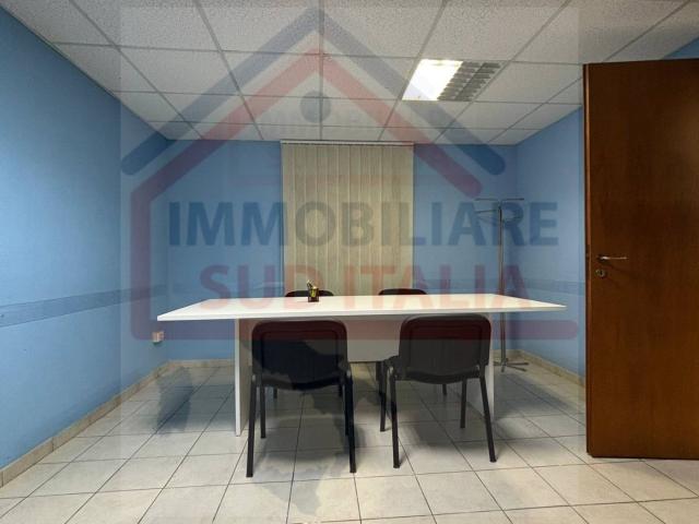 Ufficio in affitto a Giugliano In Campania, Campania