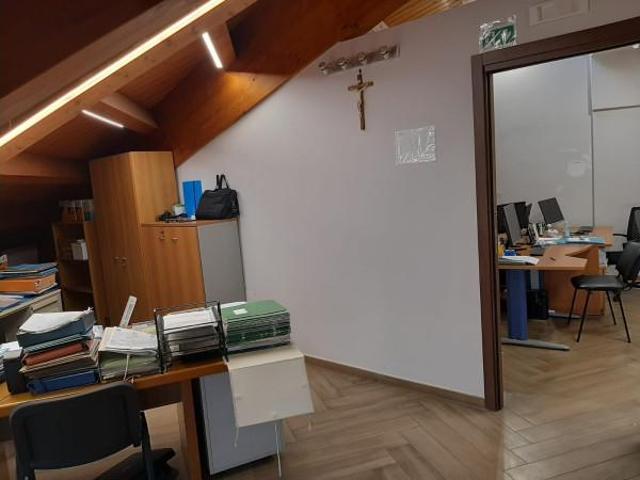 Ufficio in affitto a Giugliano In Campania, Campania