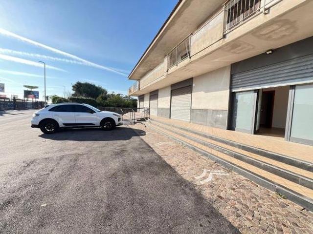 Ufficio in affitto a Giugliano In Campania, Campania