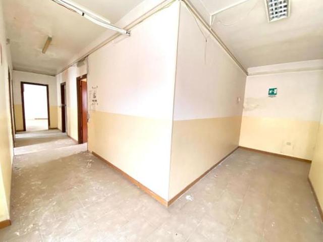 Ufficio in affitto a Giugliano In Campania, Campania
