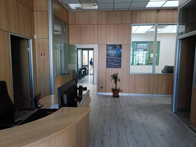 Ufficio in affitto a Grassobbio, Lombardia