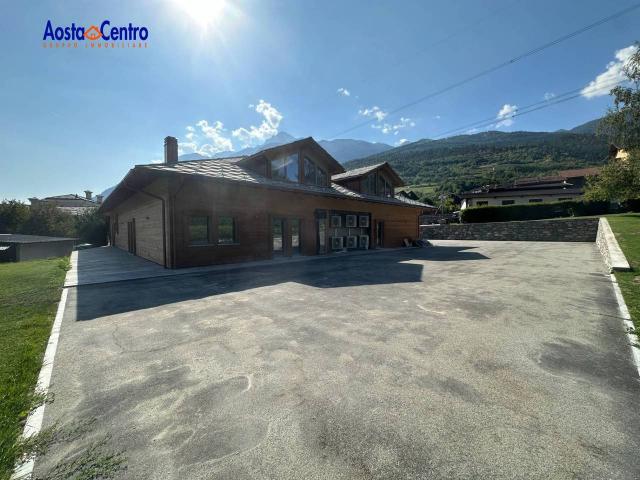 Ufficio in affitto a Gressan, Aosta