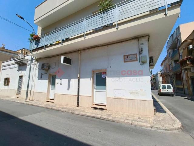 Ufficio in affitto a Grottaglie, Taranto
