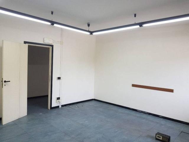 Ufficio in affitto a Bassa Reggiana, Re