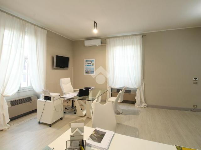 Ufficio in affitto a Gussago, Brescia