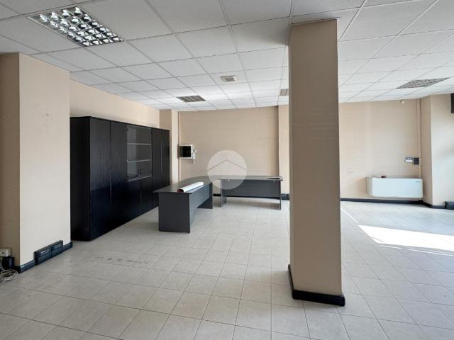 Ufficio in affitto a Gussago, Lombardia