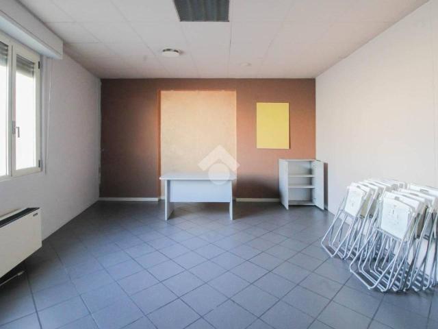 Ufficio in affitto a Gussago, Lombardia