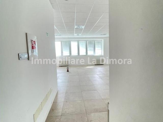 Ufficio in affitto a Nuovo Circondario Imolese, Imola