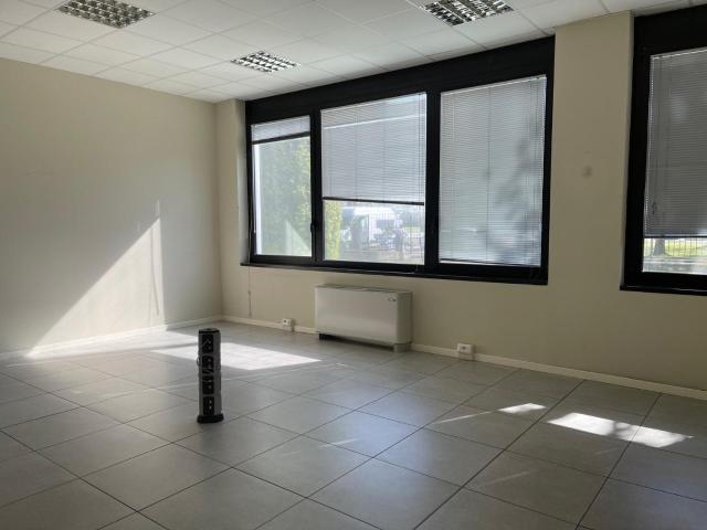 Ufficio in affitto a Inzago, Lombardia