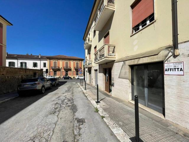 Ufficio in affitto a Isola Del Liri E Superiore, Lazio