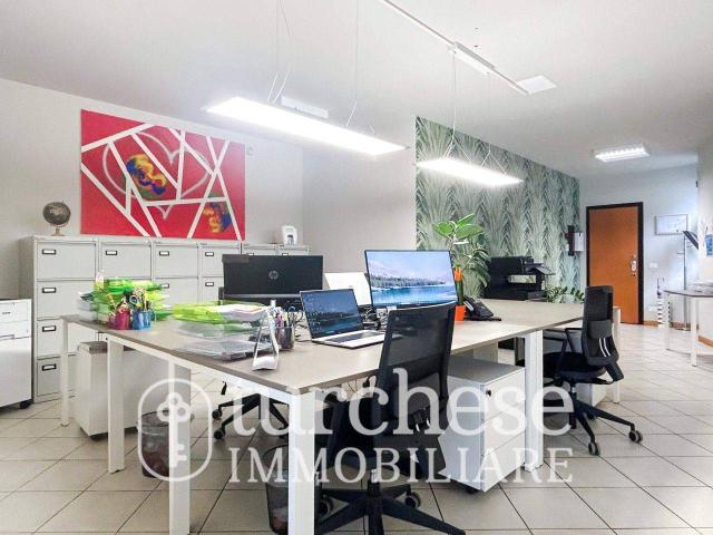 Ufficio in affitto a Lallio, Lombardia
