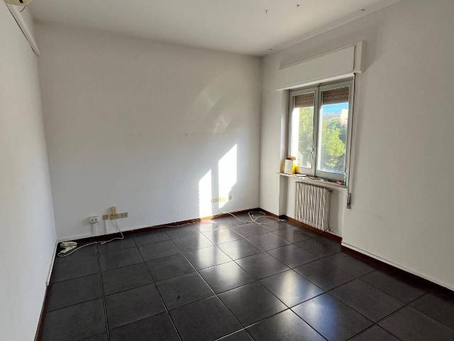 Ufficio in affitto a Quartiere Trento e Trieste, Lanciano