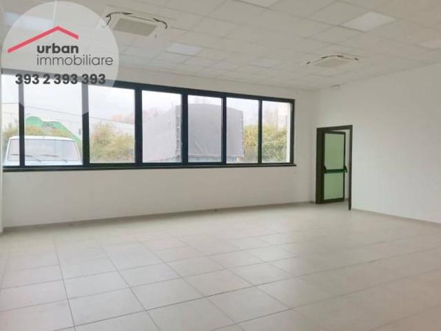 Ufficio in affitto a Tornimparte, Abruzzo