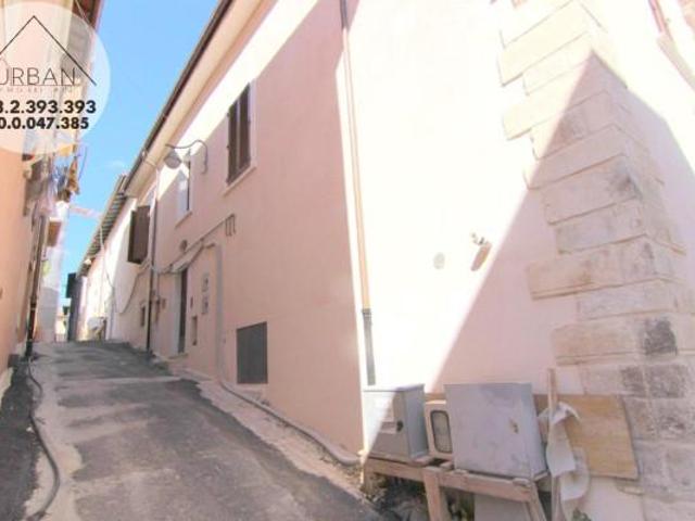 Ufficio in affitto a Quarto di San Pietro, Tornimparte