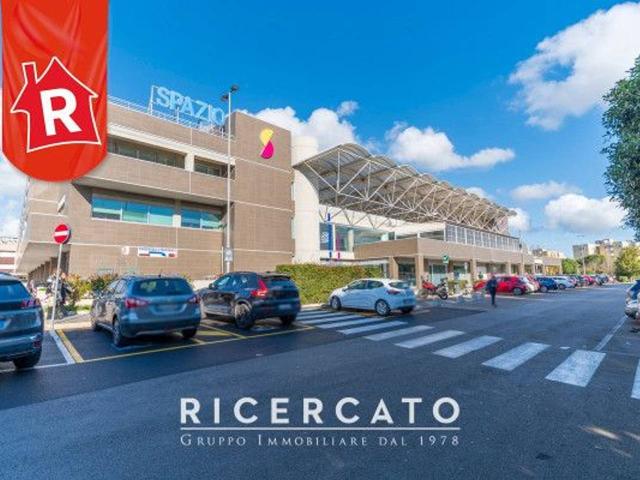 Ufficio in affitto a Puglia, Lecce