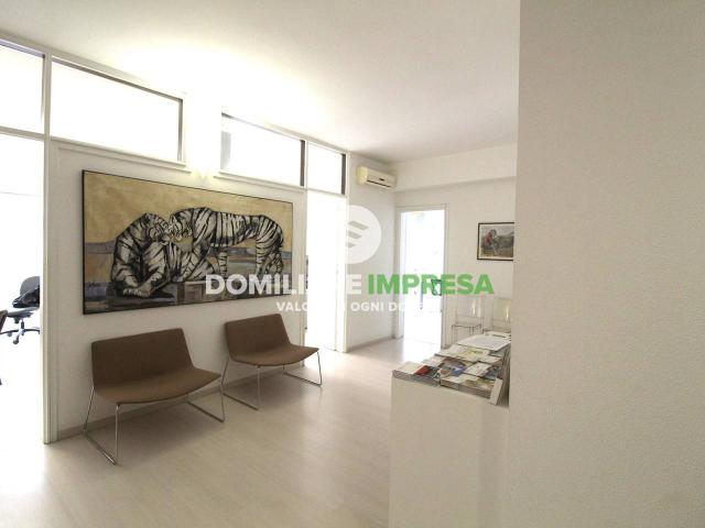 Ufficio in affitto a Puglia, Lecce