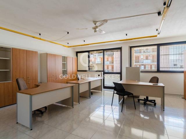 Ufficio in affitto a Puglia, Lecce