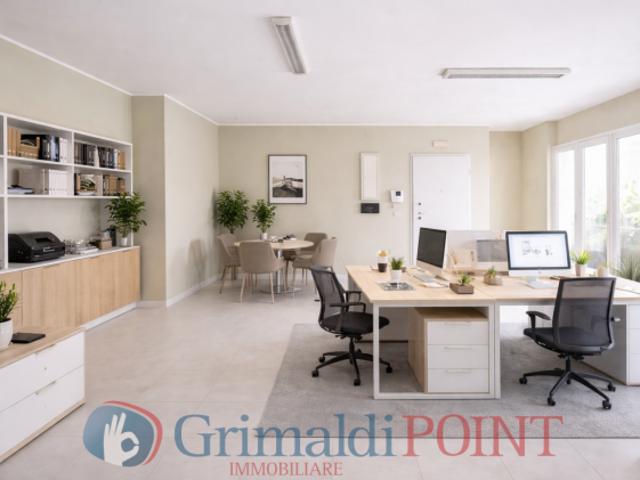 Locale Commerciale in affitto a Puglia, Lecce