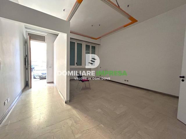Ufficio in affitto a Puglia, Lecce