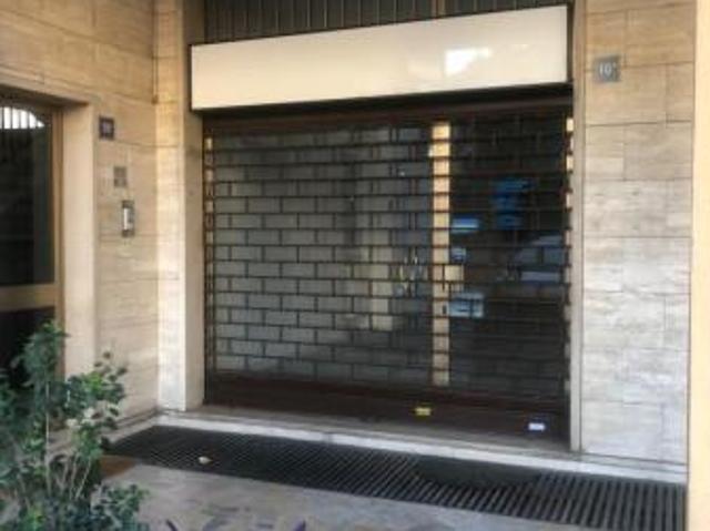 Ufficio in affitto a Pescarenico, Lecco
