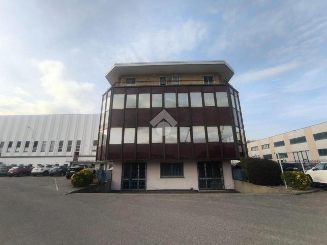 Ufficio in affitto a Oltresempione, Legnano