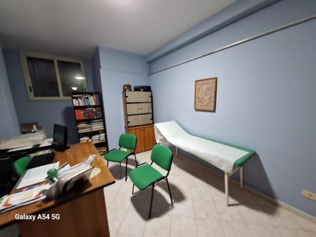 Ufficio in affitto a Lettere, Campania