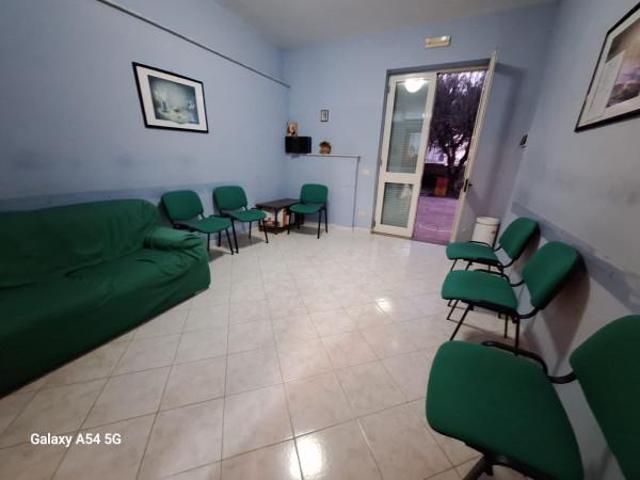 Ufficio in affitto a Lettere, Campania