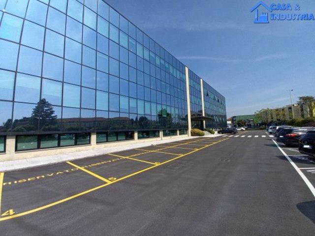 Ufficio in affitto a San Francesco, Limbiate