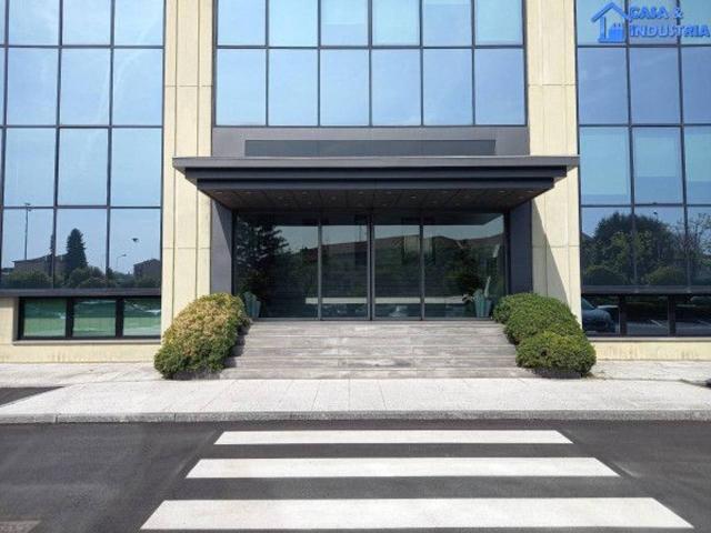 Ufficio in affitto a San Francesco, Limbiate