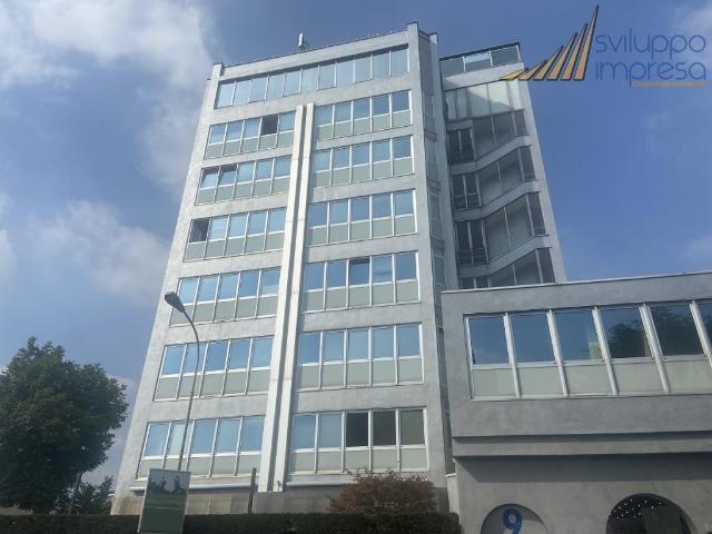 Ufficio in affitto a Cascina Convenio, Lissone