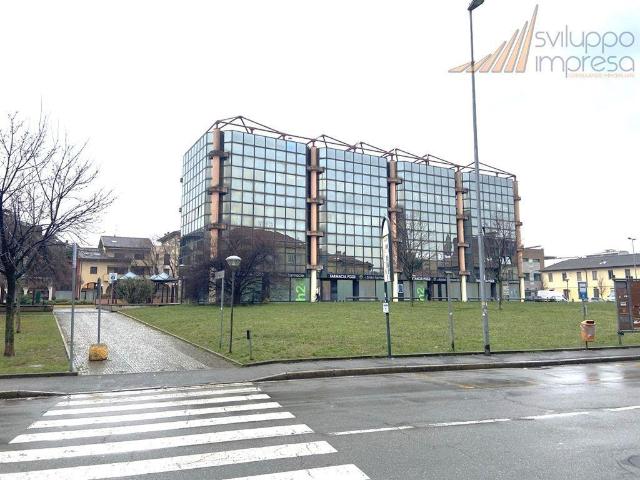 Ufficio in affitto a Lissone, Lombardia