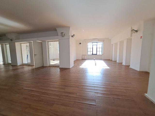 Ufficio in affitto a Livorno