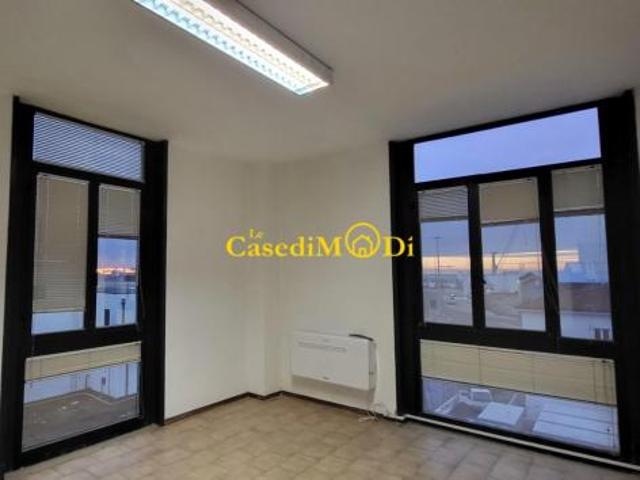 Ufficio in affitto a Livorno, Toscana