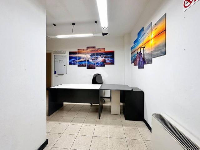 Ufficio in affitto a Livorno, Toscana